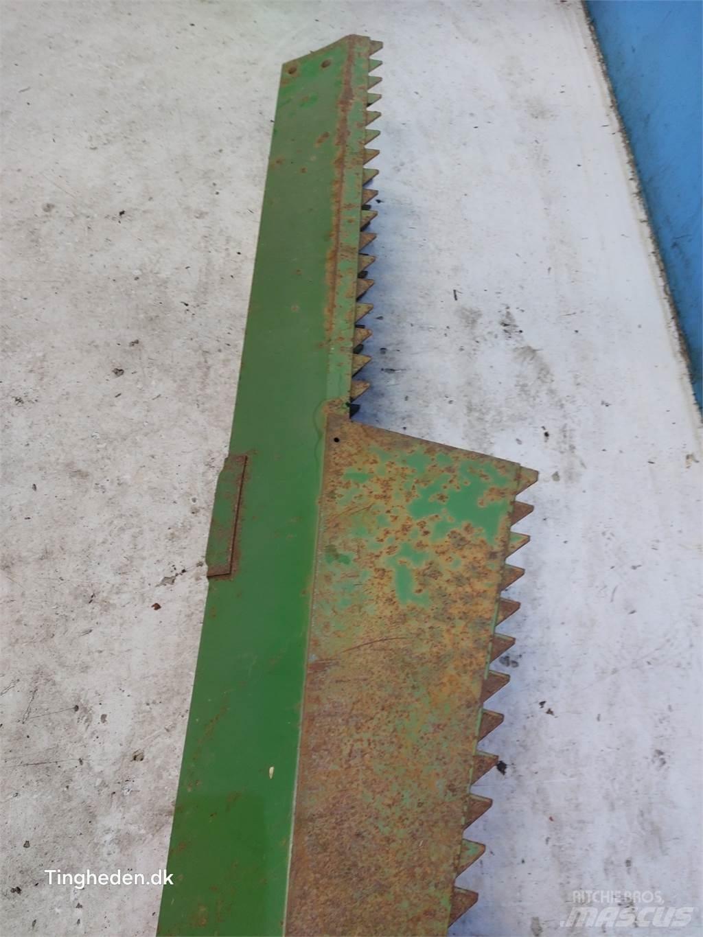 John Deere 1042 Lisavarustus ja komponendid