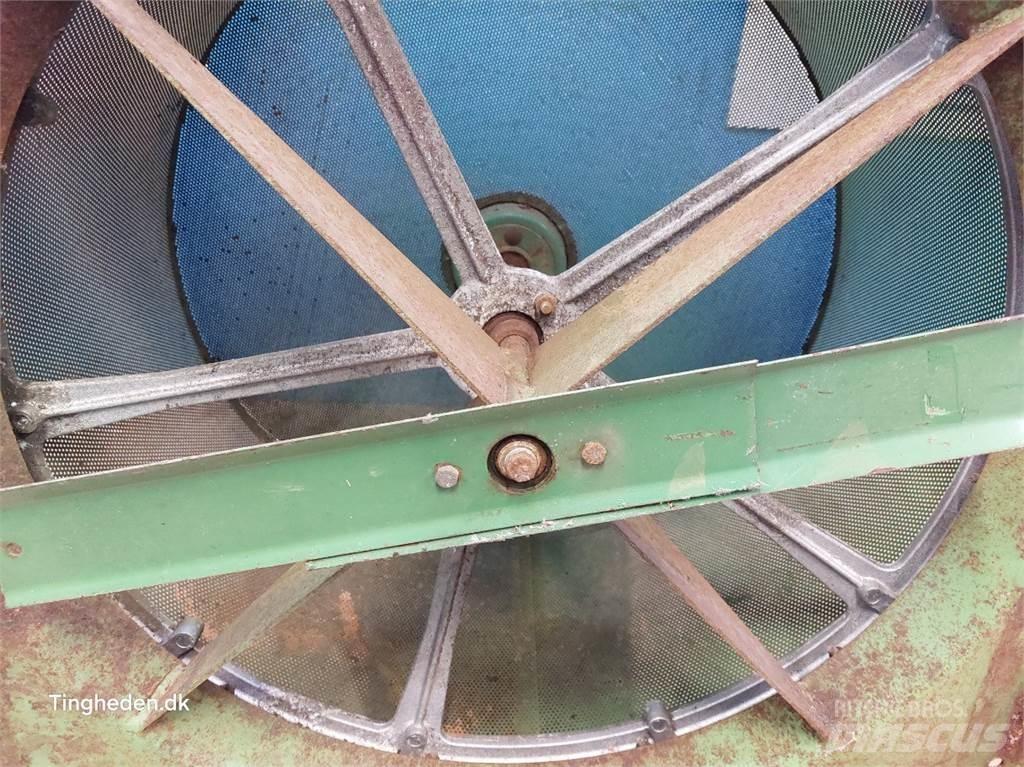 John Deere 1065 Radiaatorid