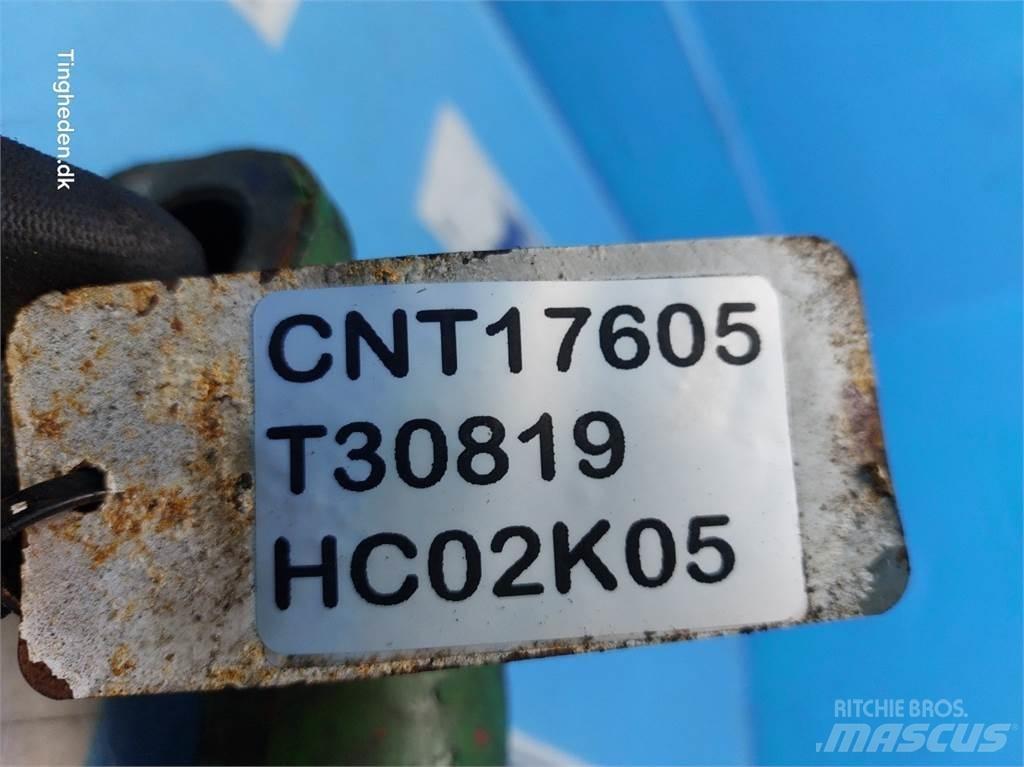 John Deere 1065 Mootorid