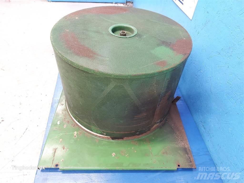 John Deere 1072 Mootorid
