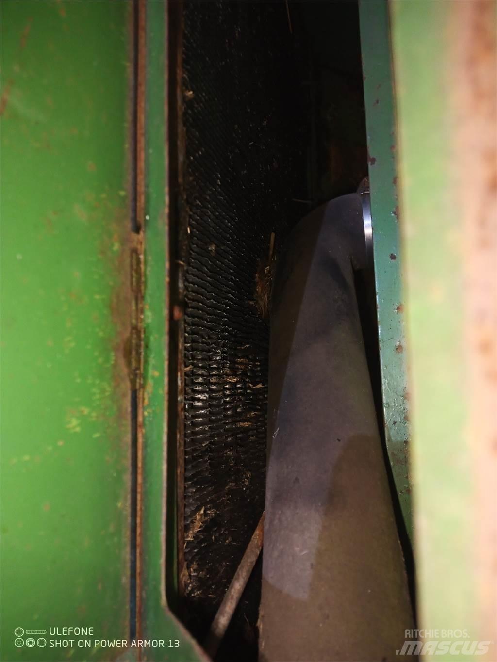 John Deere 1075 kabiinid