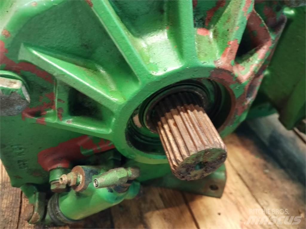 John Deere 1075 Ülekandemehhanism