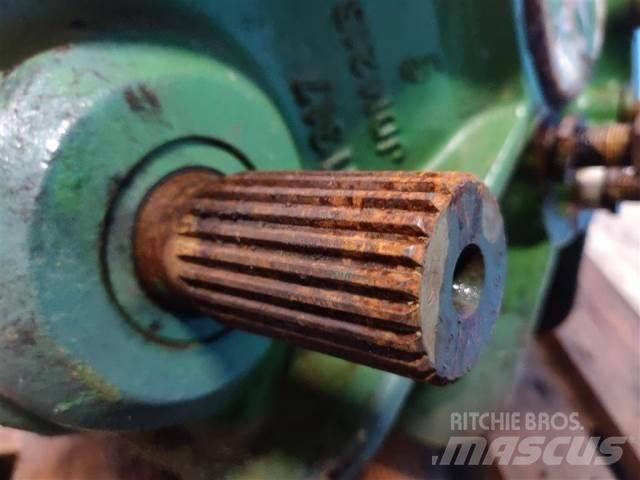John Deere 1085 Lisavarustus ja komponendid