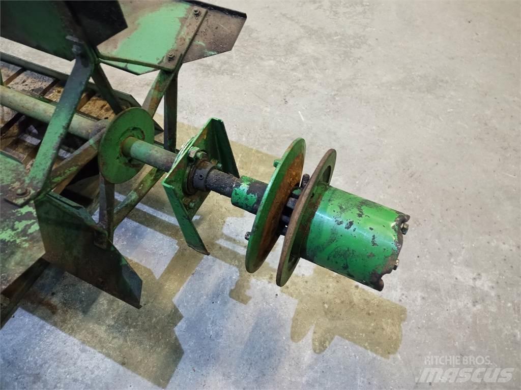 John Deere 1085 Liivapuisturid ja soolapuisturid