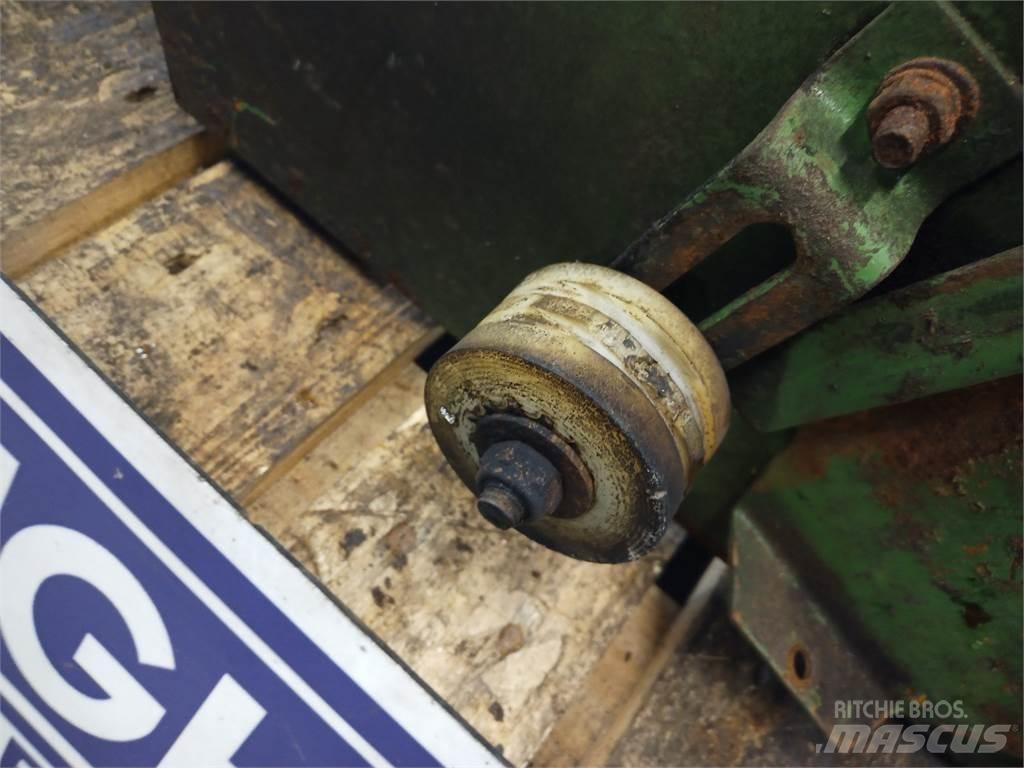 John Deere 1085 Lisavarustus ja komponendid