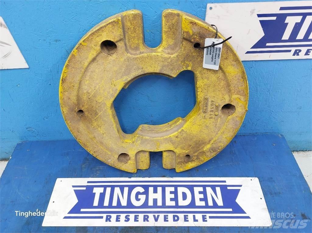 John Deere 1120 Esiraskused