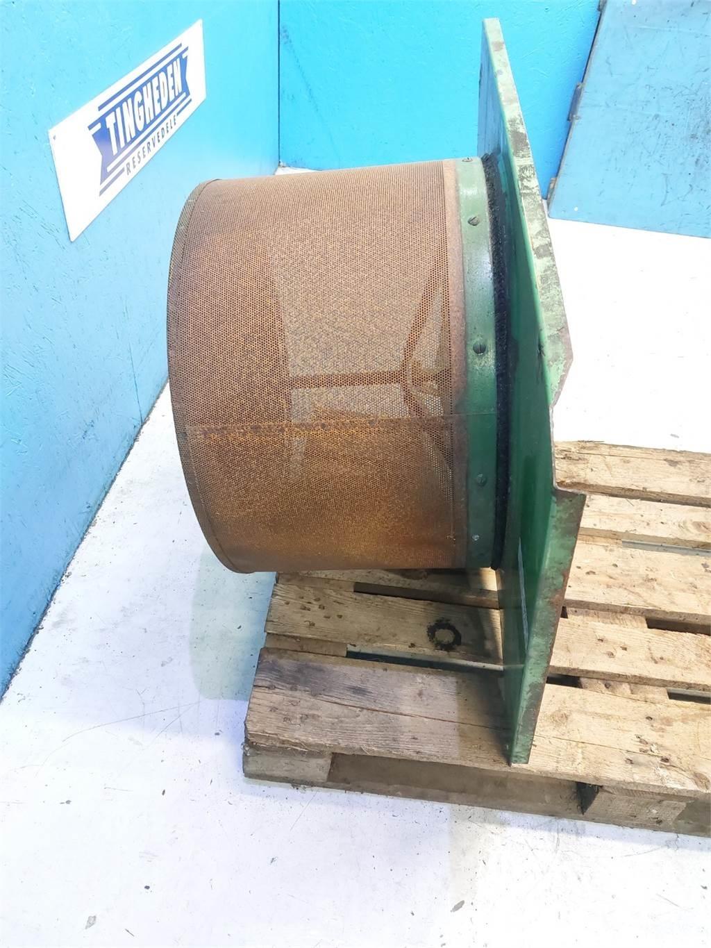 John Deere 1177 Mootorid