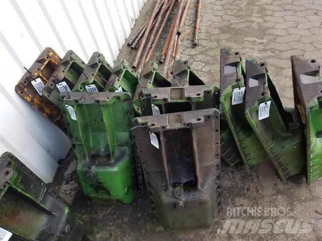 John Deere 2030 Mootorid