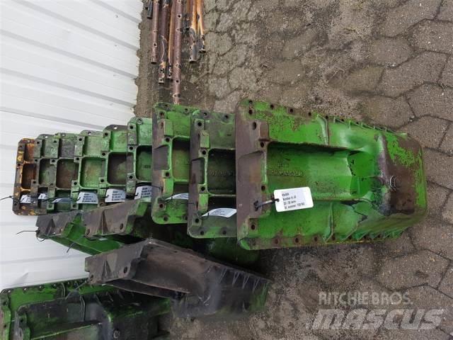 John Deere 2030 Mootorid