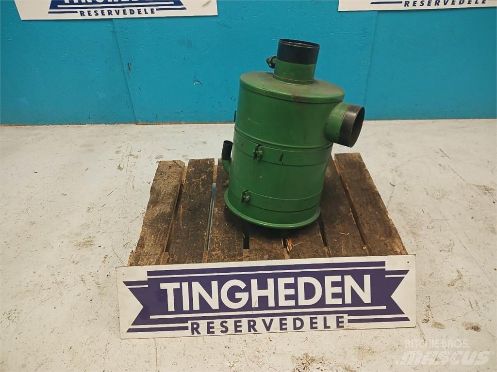John Deere 2054 Mootorid