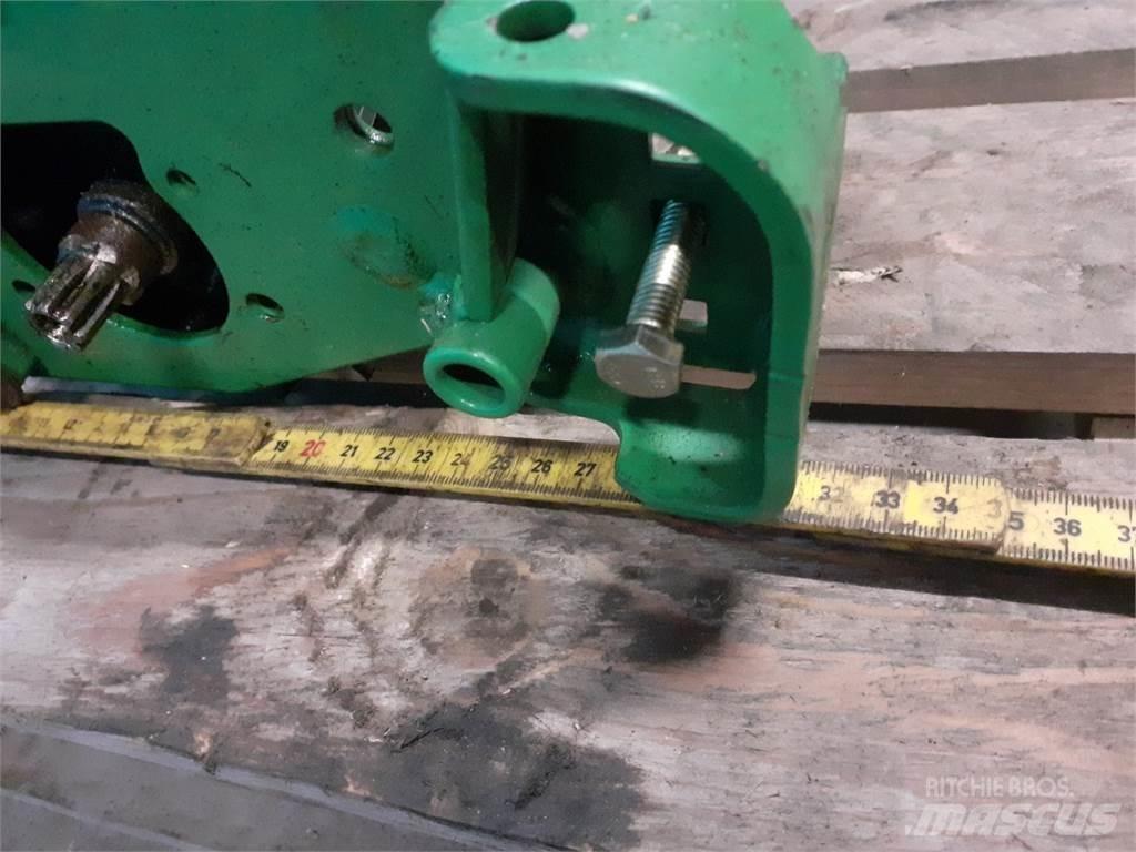 John Deere 2500 Robotniidukid