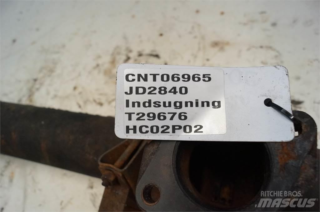 John Deere 2840 Mootorid
