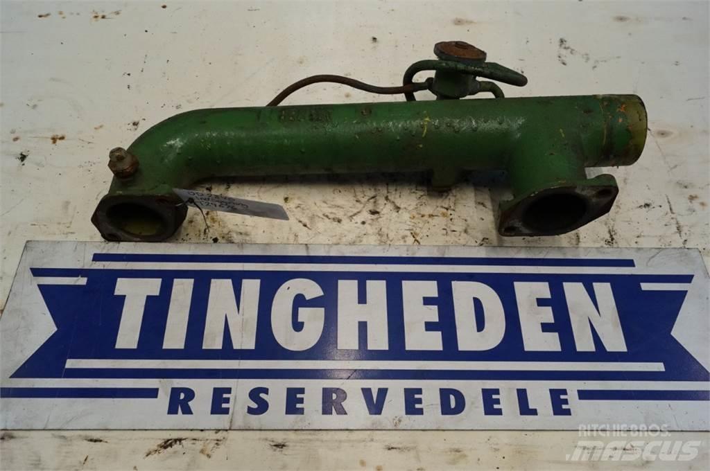 John Deere 2840 Mootorid