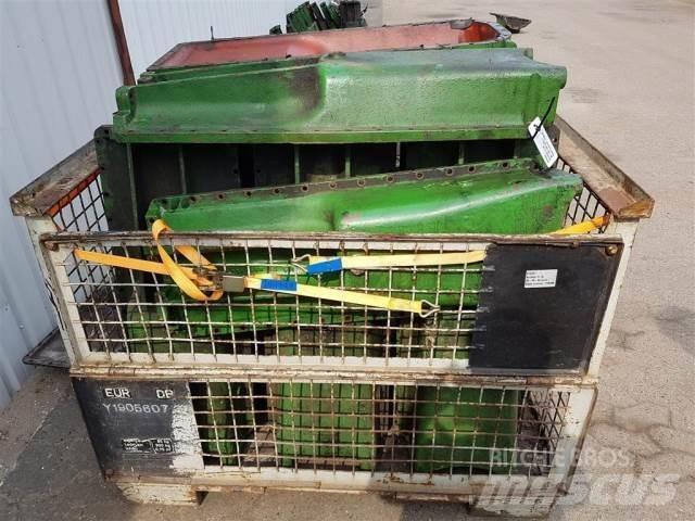 John Deere 3040 Mootorid