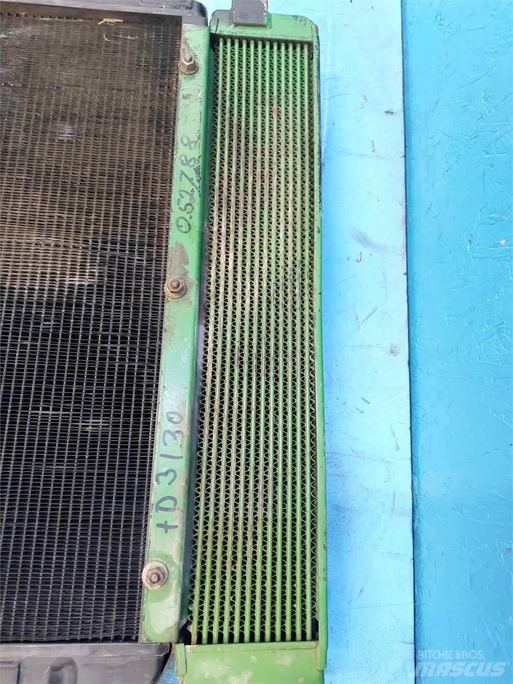 John Deere 3130 Radiaatorid
