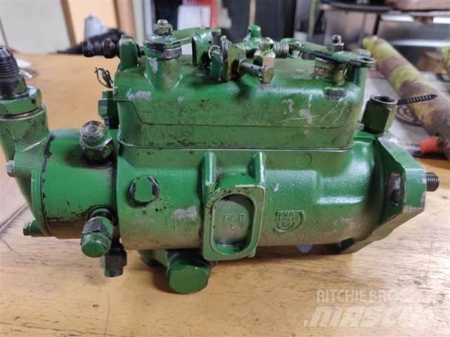John Deere 3140 Mootorid