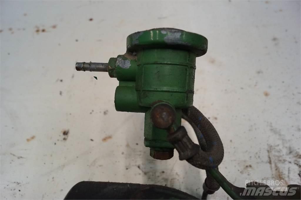 John Deere 3140 Mootorid