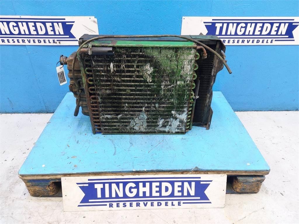 John Deere 4040 Radiaatorid