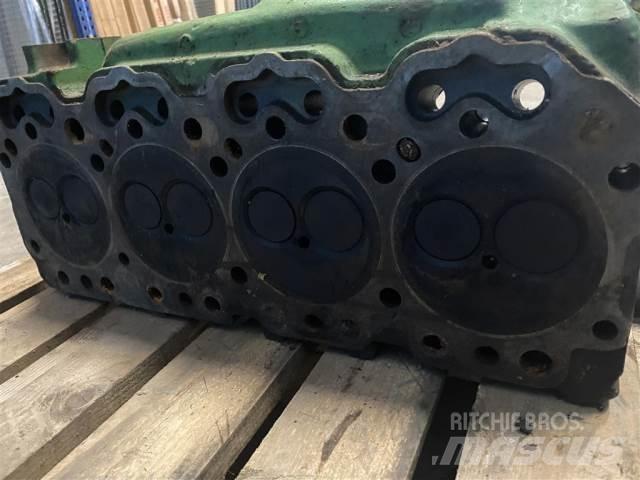 John Deere 4239 Mootorid