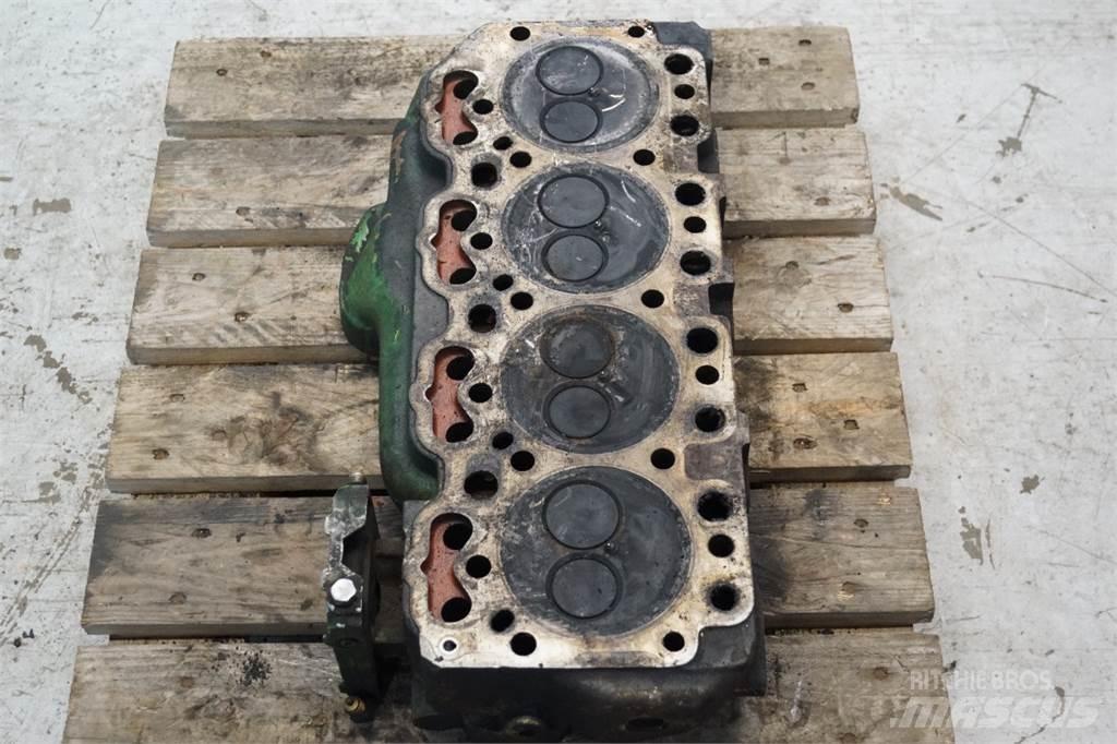 John Deere 4239 Mootorid