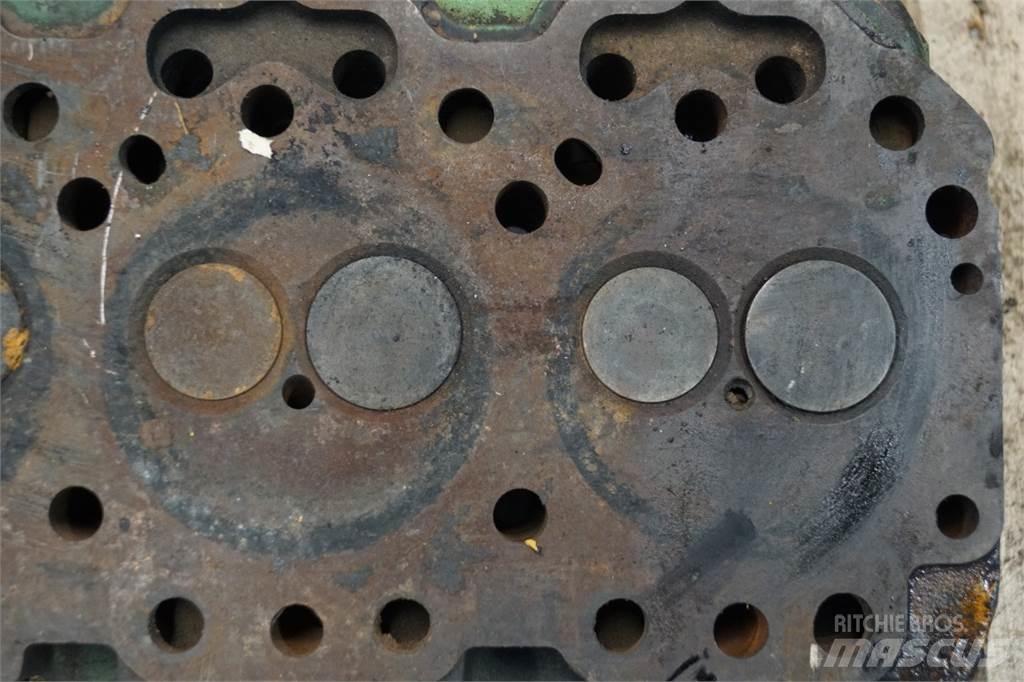 John Deere 4239 Mootorid