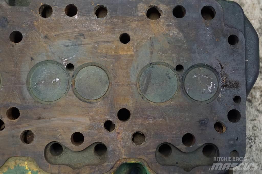 John Deere 4239 Mootorid