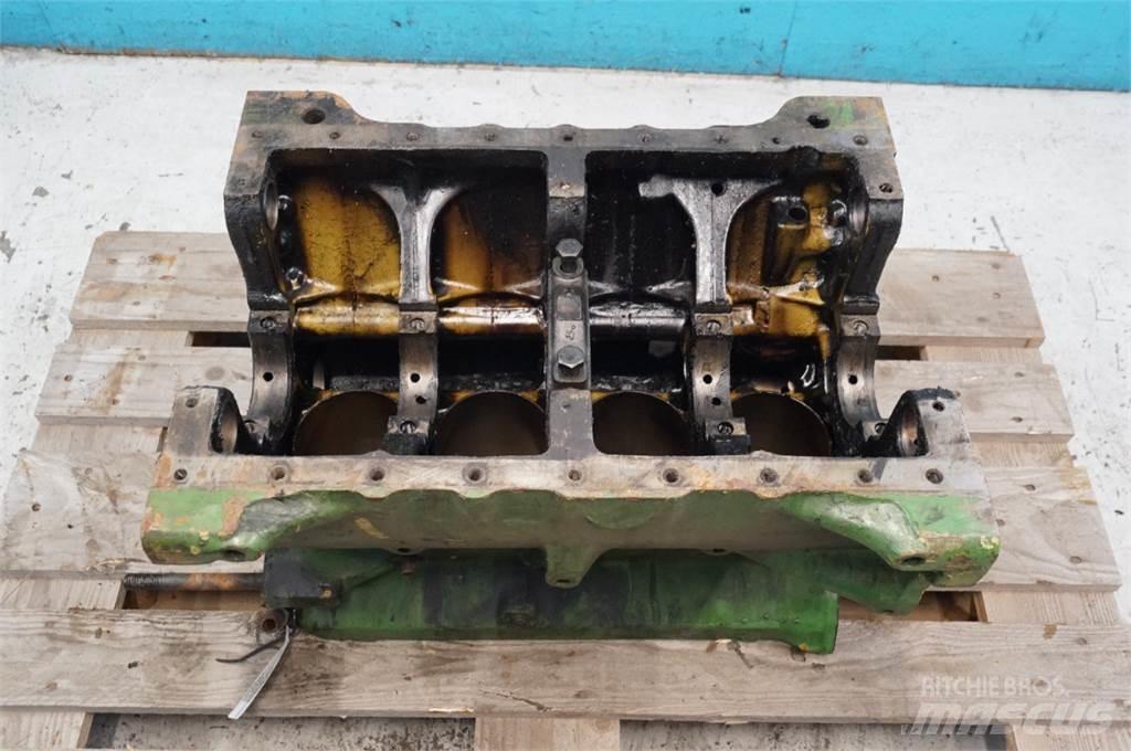 John Deere 4239 Mootorid