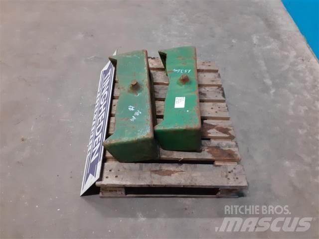 John Deere 4240 Esiraskused