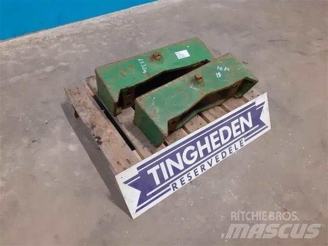 John Deere 4240 Esiraskused