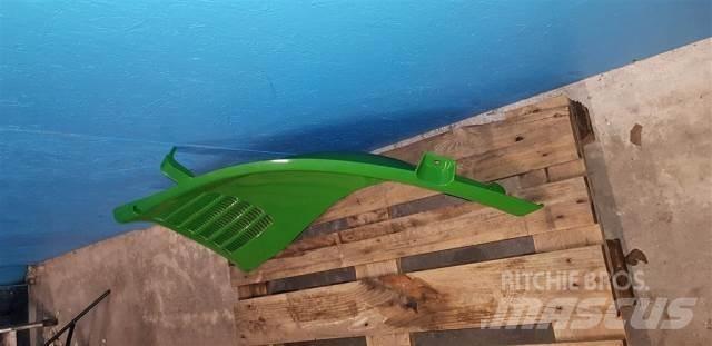 John Deere 4720 Iseliikuvad pritsid