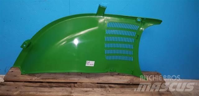 John Deere 4720 Iseliikuvad pritsid
