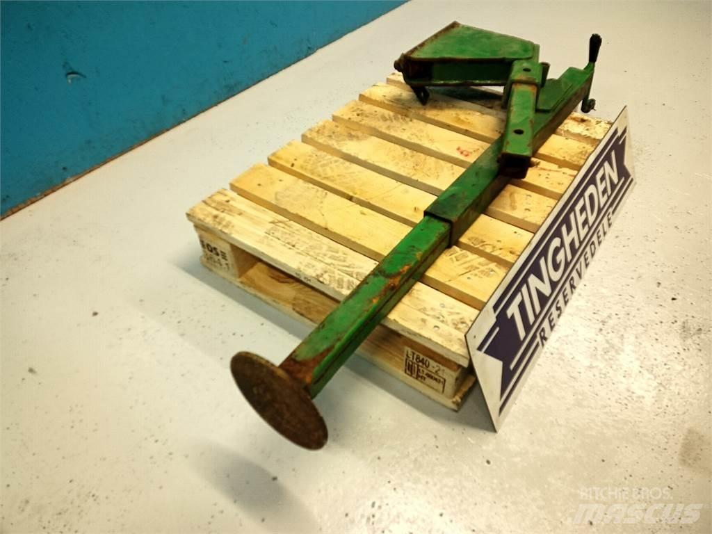 John Deere 590 Sõelumiskopad