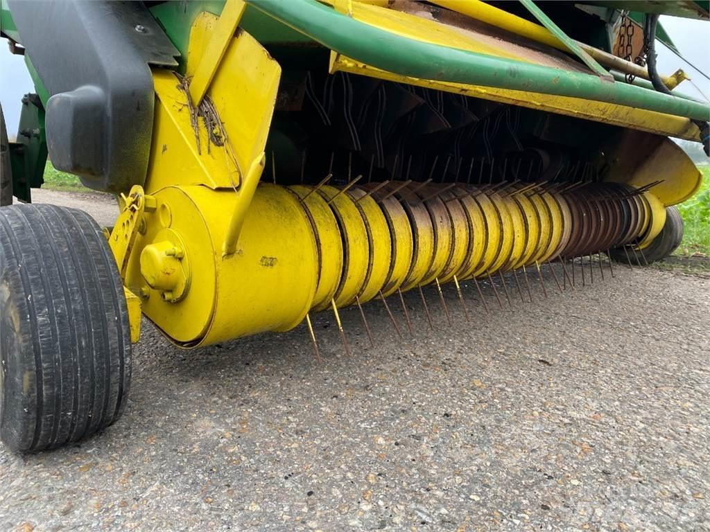 John Deere 592 Ruloonpressid