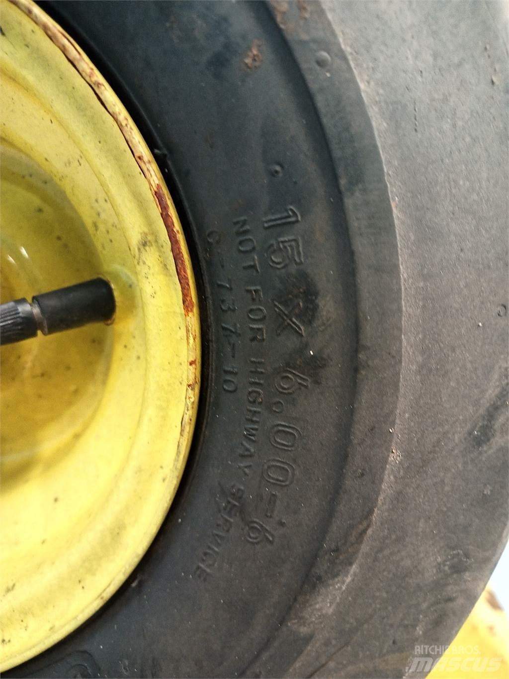 John Deere 592 Sillad