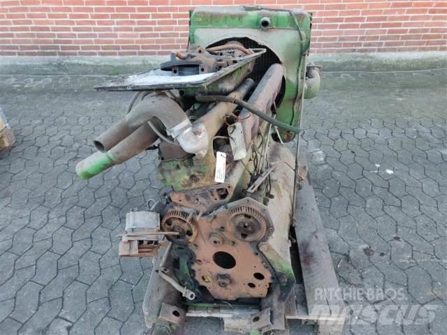 John Deere 6329 Mootorid