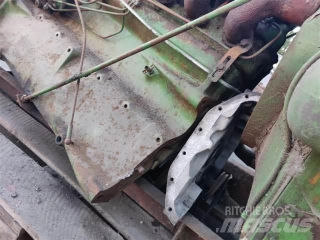 John Deere 6329 Mootorid
