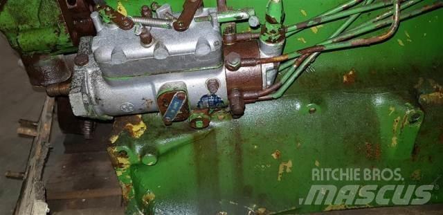 John Deere 6329 Mootorid
