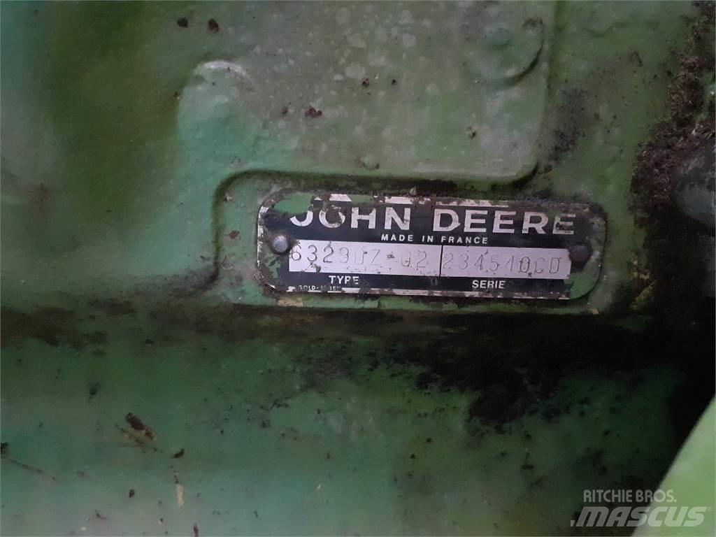 John Deere 6329 Mootorid