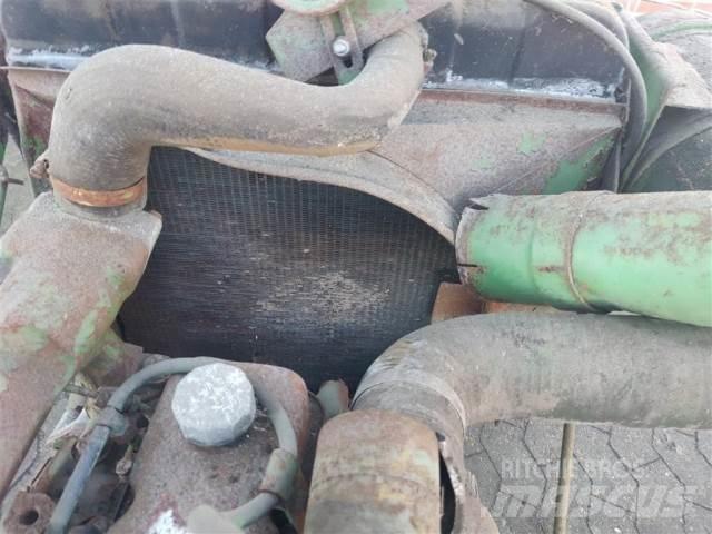 John Deere 6329D Mootorid