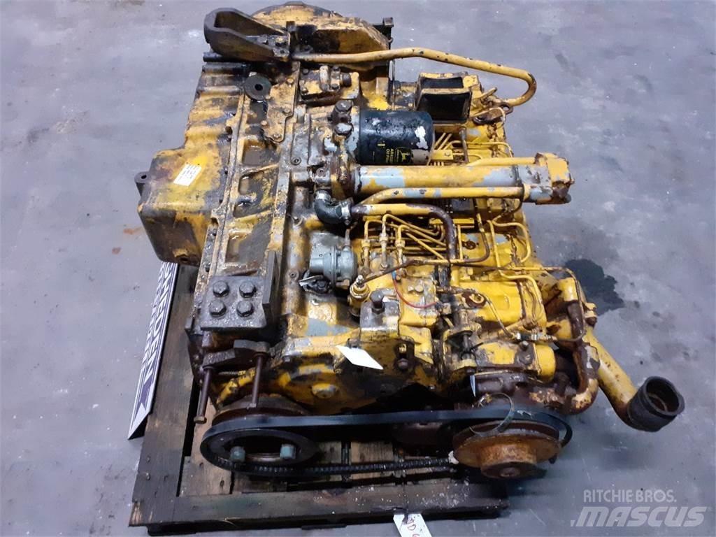 John Deere 644B Mootorid