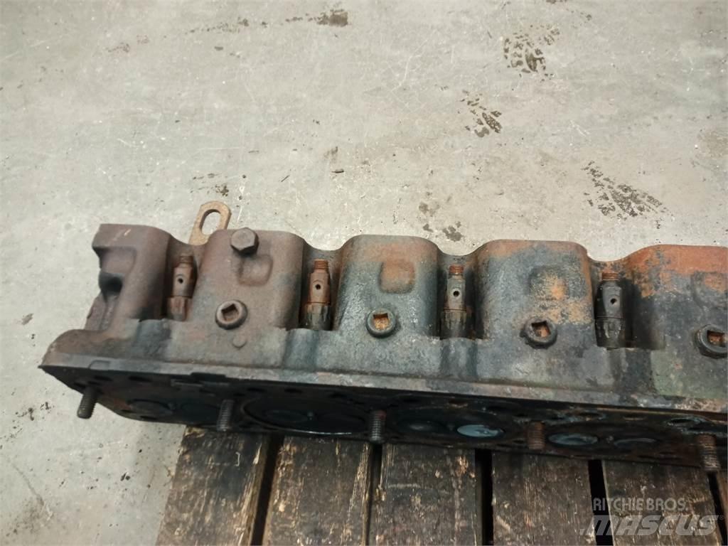 John Deere 6466 Mootorid