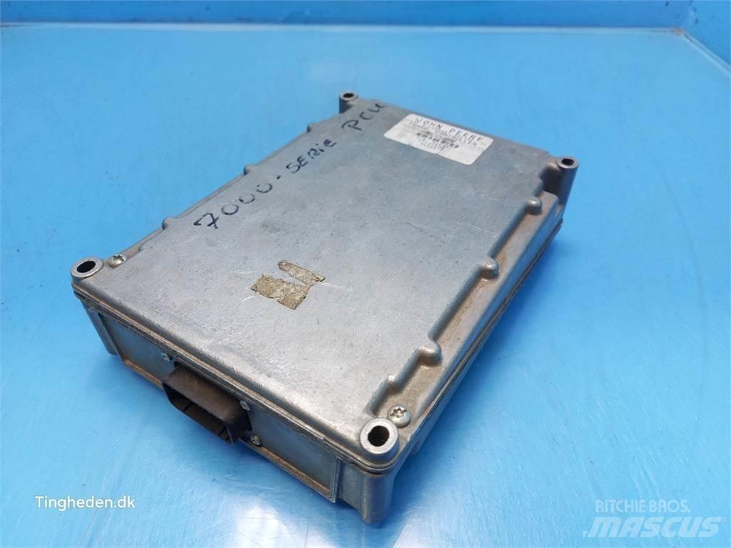 John Deere 7600 Elektroonikaseadmed