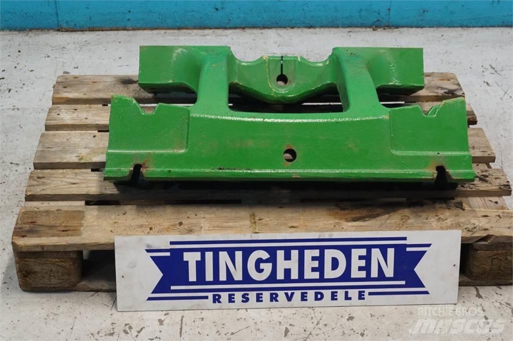 John Deere 8R Esiraskused