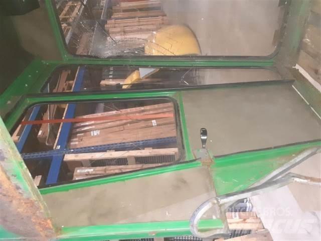 John Deere 955 kabiinid