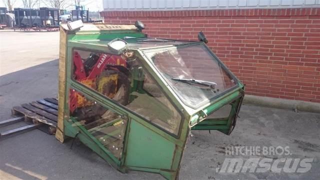 John Deere 975 kabiinid