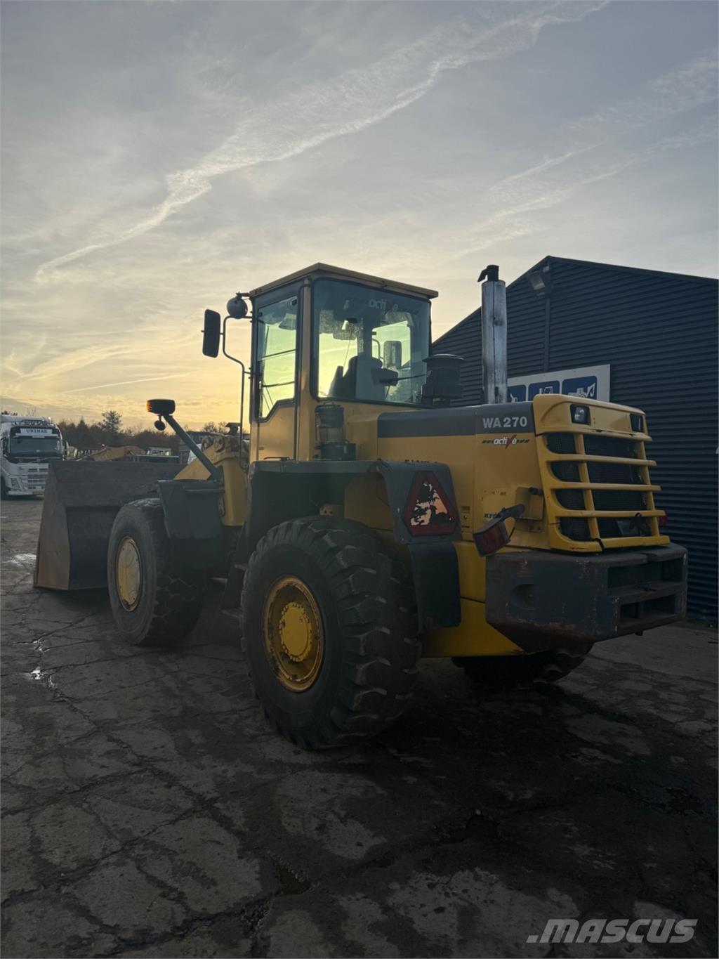 Komatsu WA270-3 Rataslaadurid