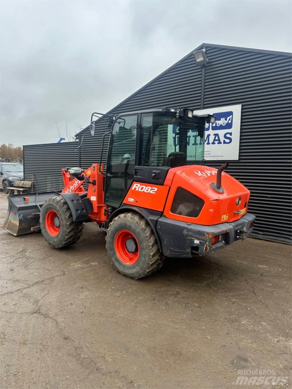 Kubota R082 Rataslaadurid