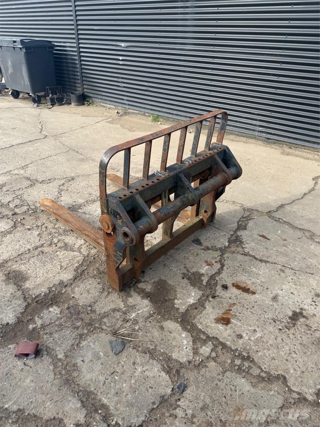 Manitou 4000kg Tõstekahvlid