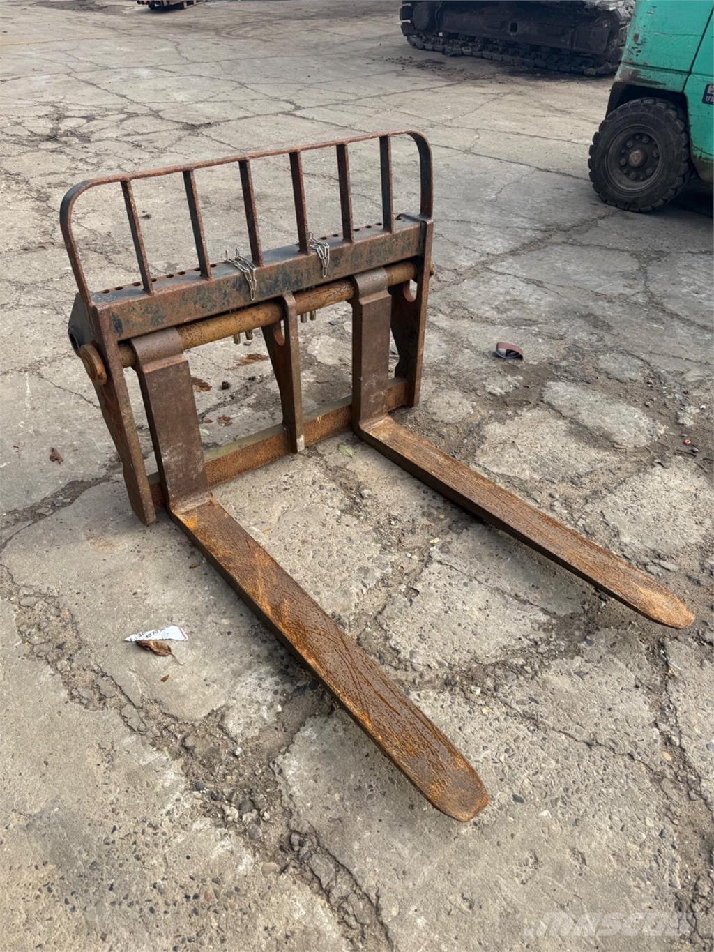 Manitou 4000kg Tõstekahvlid