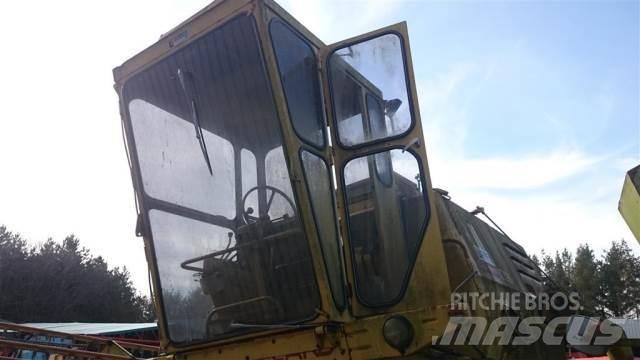 New Holland 1520 kabiinid